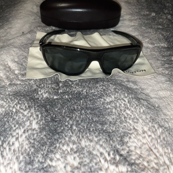 Louis Vuitton Black Sunglasses - Picture 7 of 9